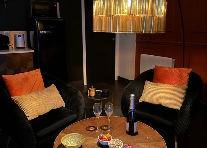 La Dépendance De Charme&spa Privatif Maison d'hôtes